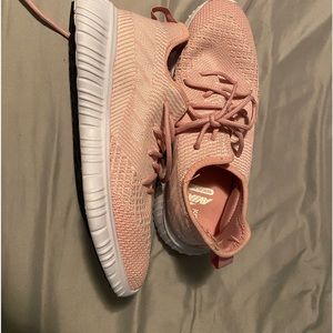 Pink Avia Tennis shoes